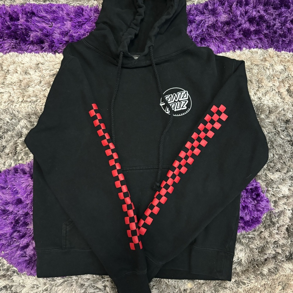 Checkered Santa Cruz hoodie!🖤❤️🤍